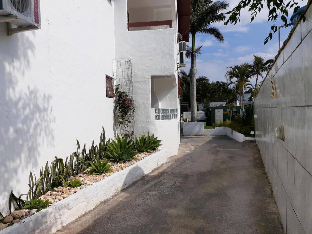 Residencial Hostal Blanco Флорианополис Экстерьер фото